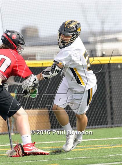 Thumbnail 2 in Hand vs. Pomperaug (CIAC Class M Quarterfinal) photogallery.