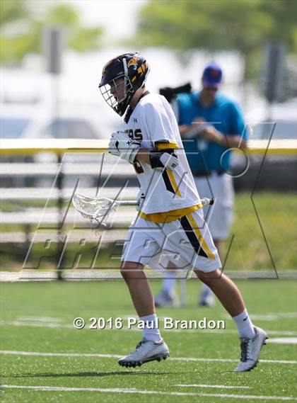 Thumbnail 3 in Hand vs. Pomperaug (CIAC Class M Quarterfinal) photogallery.