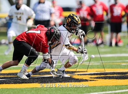 Thumbnail 2 in Hand vs. Pomperaug (CIAC Class M Quarterfinal) photogallery.