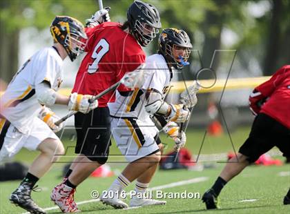 Thumbnail 2 in Hand vs. Pomperaug (CIAC Class M Quarterfinal) photogallery.