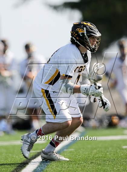 Thumbnail 3 in Hand vs. Pomperaug (CIAC Class M Quarterfinal) photogallery.