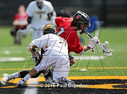 Thumbnail 3 in Hand vs. Pomperaug (CIAC Class M Quarterfinal) photogallery.