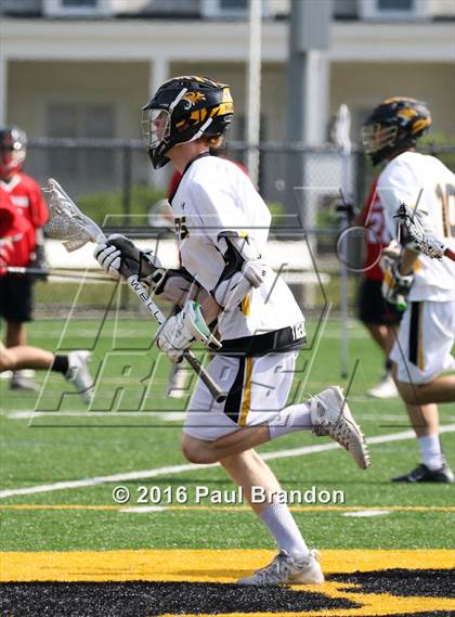 Thumbnail 1 in Hand vs. Pomperaug (CIAC Class M Quarterfinal) photogallery.