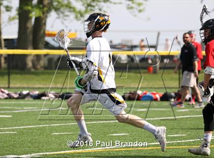 Thumbnail 2 in Hand vs. Pomperaug (CIAC Class M Quarterfinal) photogallery.