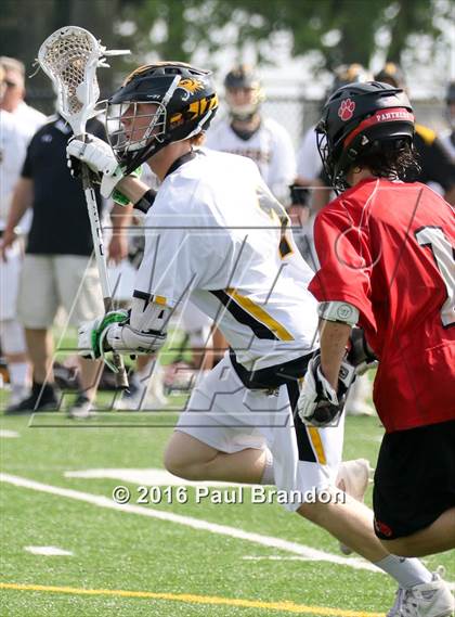 Thumbnail 3 in Hand vs. Pomperaug (CIAC Class M Quarterfinal) photogallery.