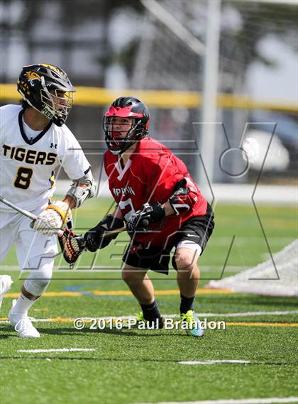 Thumbnail 2 in Hand vs. Pomperaug (CIAC Class M Quarterfinal) photogallery.