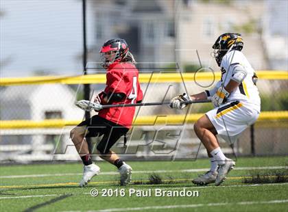 Thumbnail 2 in Hand vs. Pomperaug (CIAC Class M Quarterfinal) photogallery.