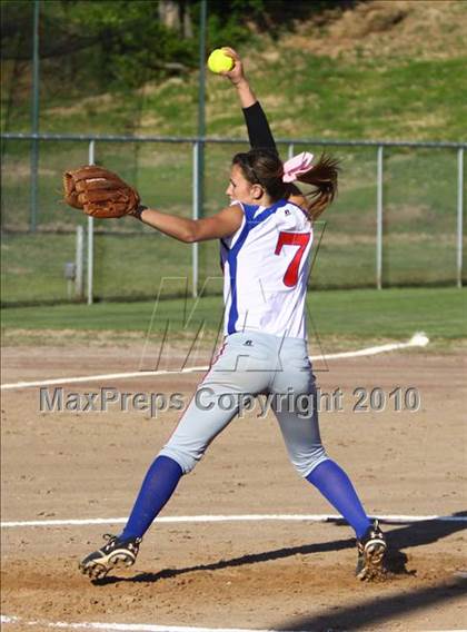 Thumbnail 2 in Bullard @ Gilmer photogallery.