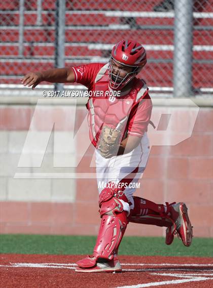 Thumbnail 2 in Corona vs. Gahr photogallery.