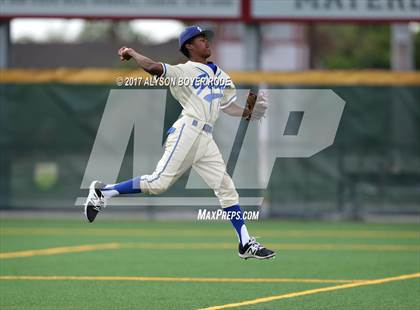Thumbnail 2 in Corona vs. Gahr photogallery.