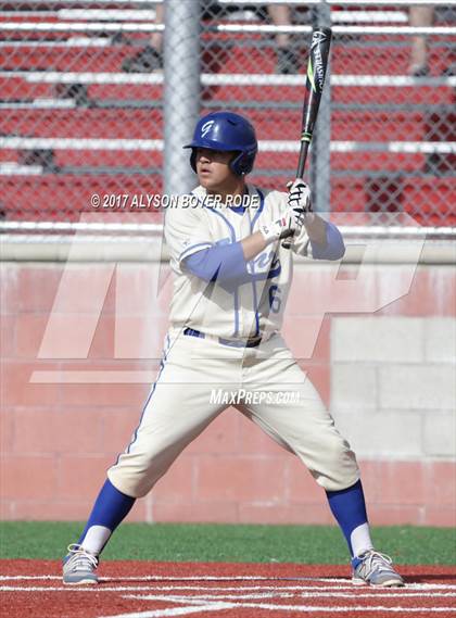 Thumbnail 1 in Corona vs. Gahr photogallery.