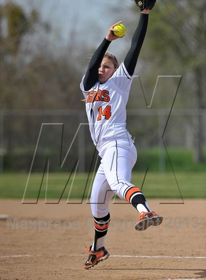 Thumbnail 2 in Roseville vs. El Camino (Victory Pre-Season T.O.C.) photogallery.