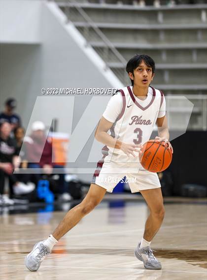 Thumbnail 2 in Plano vs. Guyer (UIL 6A Bi-District) photogallery.