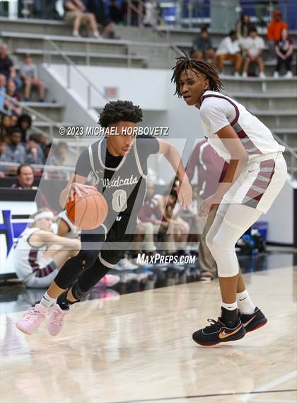 Thumbnail 3 in Plano vs. Guyer (UIL 6A Bi-District) photogallery.