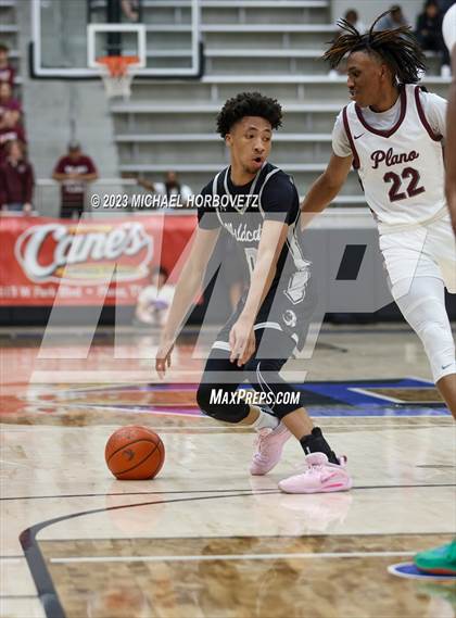 Thumbnail 2 in Plano vs. Guyer (UIL 6A Bi-District) photogallery.