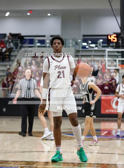 Thumbnail 3 in Plano vs. Guyer (UIL 6A Bi-District) photogallery.