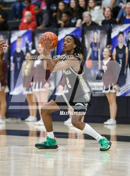 Thumbnail 3 in Plano vs. Guyer (UIL 6A Bi-District) photogallery.