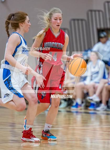 Thumbnail 3 in Pahranagat Valley vs. Tonopah (NIAA 1A Central League Semifinal) photogallery.