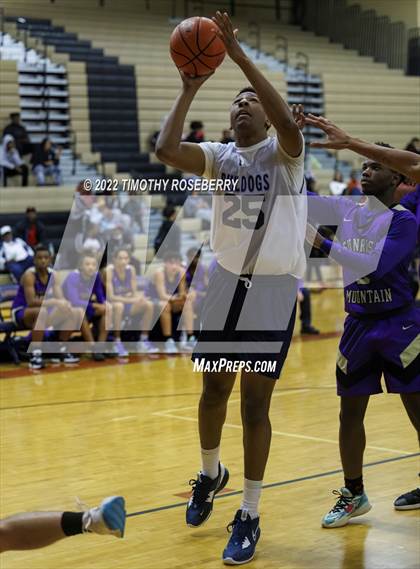 Thumbnail 2 in Sunrise Mountain vs. Centennial photogallery.