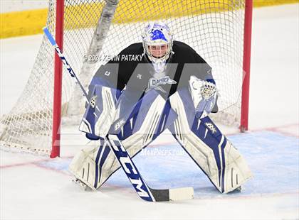 Thumbnail 3 in Darien vs. New Canaan (CIAC DI Semifinal) photogallery.
