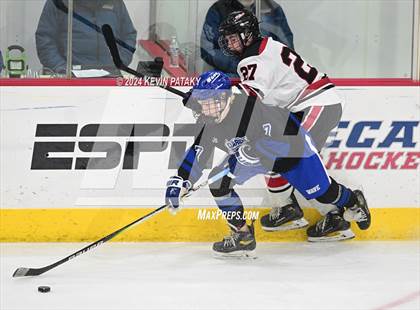 Thumbnail 2 in Darien vs. New Canaan (CIAC DI Semifinal) photogallery.