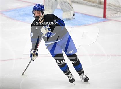 Thumbnail 2 in Darien vs. New Canaan (CIAC DI Semifinal) photogallery.