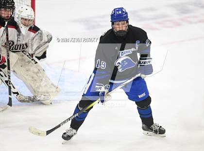 Thumbnail 2 in Darien vs. New Canaan (CIAC DI Semifinal) photogallery.