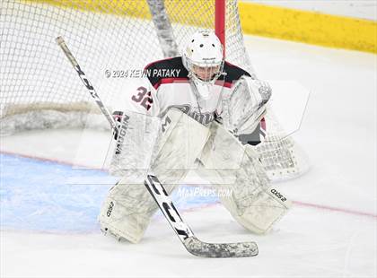 Thumbnail 2 in Darien vs. New Canaan (CIAC DI Semifinal) photogallery.