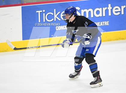Thumbnail 2 in Darien vs. New Canaan (CIAC DI Semifinal) photogallery.
