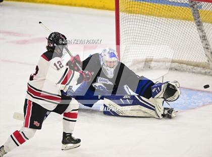 Thumbnail 2 in Darien vs. New Canaan (CIAC DI Semifinal) photogallery.