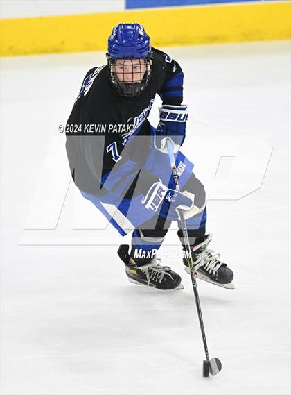 Thumbnail 1 in Darien vs. New Canaan (CIAC DI Semifinal) photogallery.