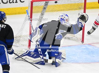 Thumbnail 2 in Darien vs. New Canaan (CIAC DI Semifinal) photogallery.