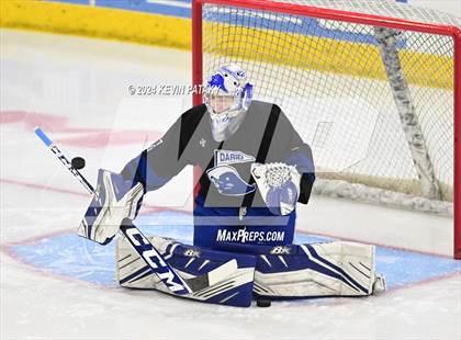 Thumbnail 1 in Darien vs. New Canaan (CIAC DI Semifinal) photogallery.