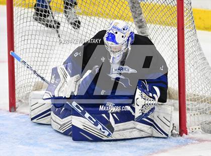 Thumbnail 3 in Darien vs. New Canaan (CIAC DI Semifinal) photogallery.