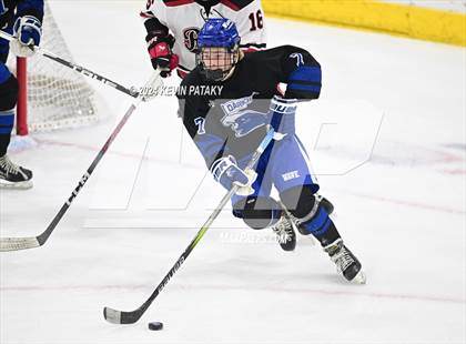 Thumbnail 3 in Darien vs. New Canaan (CIAC DI Semifinal) photogallery.