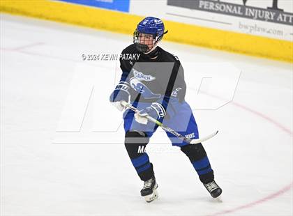 Thumbnail 2 in Darien vs. New Canaan (CIAC DI Semifinal) photogallery.