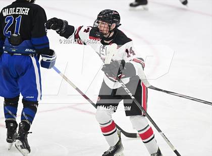 Thumbnail 1 in Darien vs. New Canaan (CIAC DI Semifinal) photogallery.