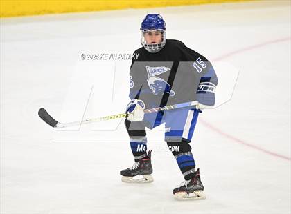 Thumbnail 2 in Darien vs. New Canaan (CIAC DI Semifinal) photogallery.