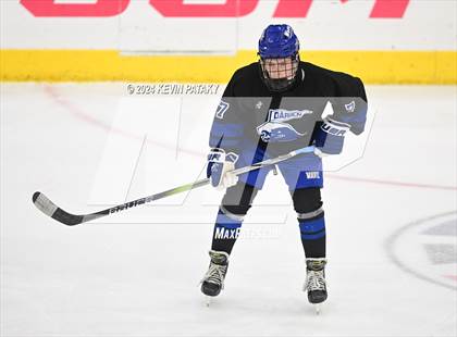 Thumbnail 2 in Darien vs. New Canaan (CIAC DI Semifinal) photogallery.