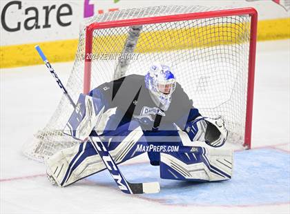 Thumbnail 2 in Darien vs. New Canaan (CIAC DI Semifinal) photogallery.