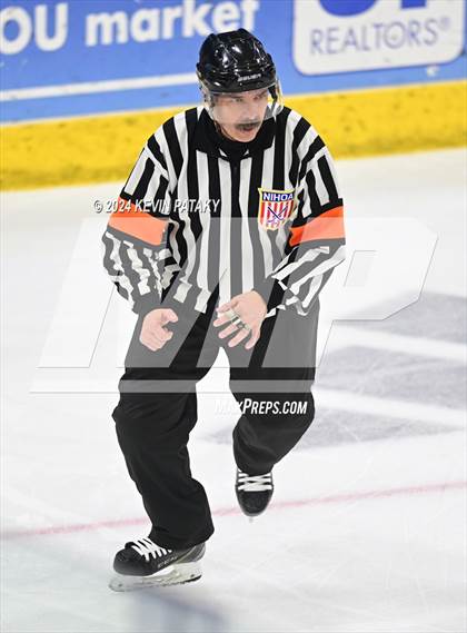 Thumbnail 2 in Darien vs. New Canaan (CIAC DI Semifinal) photogallery.