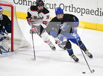 Thumbnail 2 in Darien vs. New Canaan (CIAC DI Semifinal) photogallery.