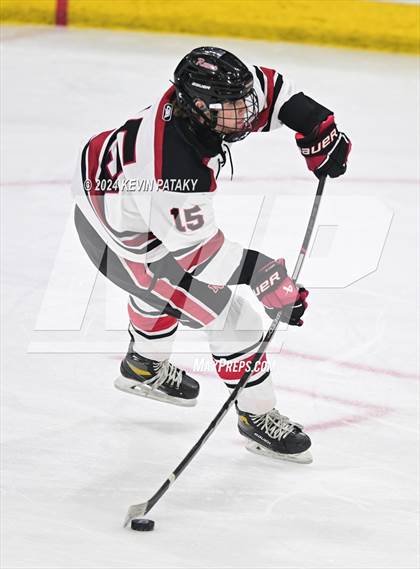 Thumbnail 2 in Darien vs. New Canaan (CIAC DI Semifinal) photogallery.
