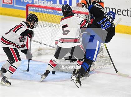 Thumbnail 2 in Darien vs. New Canaan (CIAC DI Semifinal) photogallery.