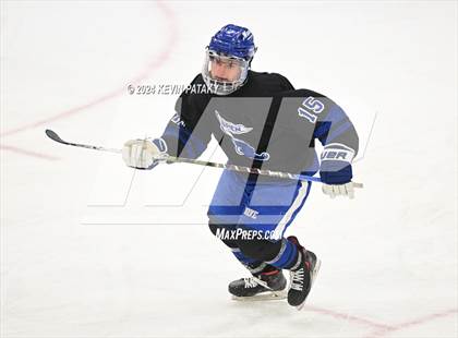 Thumbnail 2 in Darien vs. New Canaan (CIAC DI Semifinal) photogallery.