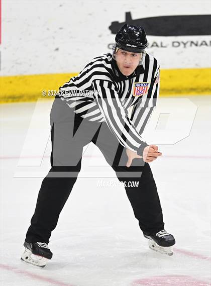 Thumbnail 2 in Darien vs. New Canaan (CIAC DI Semifinal) photogallery.