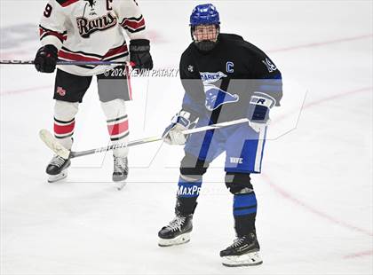 Thumbnail 1 in Darien vs. New Canaan (CIAC DI Semifinal) photogallery.