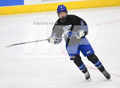 Thumbnail 2 in Darien vs. New Canaan (CIAC DI Semifinal) photogallery.