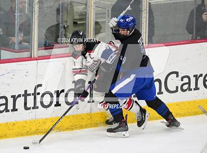 Thumbnail 2 in Darien vs. New Canaan (CIAC DI Semifinal) photogallery.
