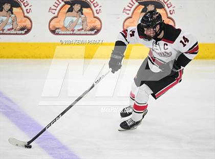 Thumbnail 2 in Darien vs. New Canaan (CIAC DI Semifinal) photogallery.